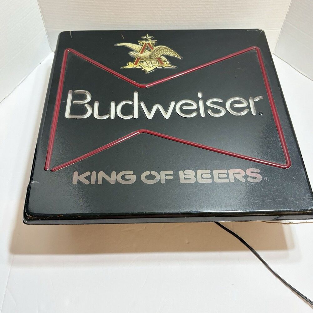Vintage Budweiser King Of Beers Light Up Sign 1980s